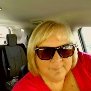 Meet your Posher, Leann